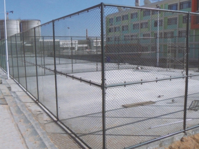 鐵絲網(wǎng)護(hù)欄